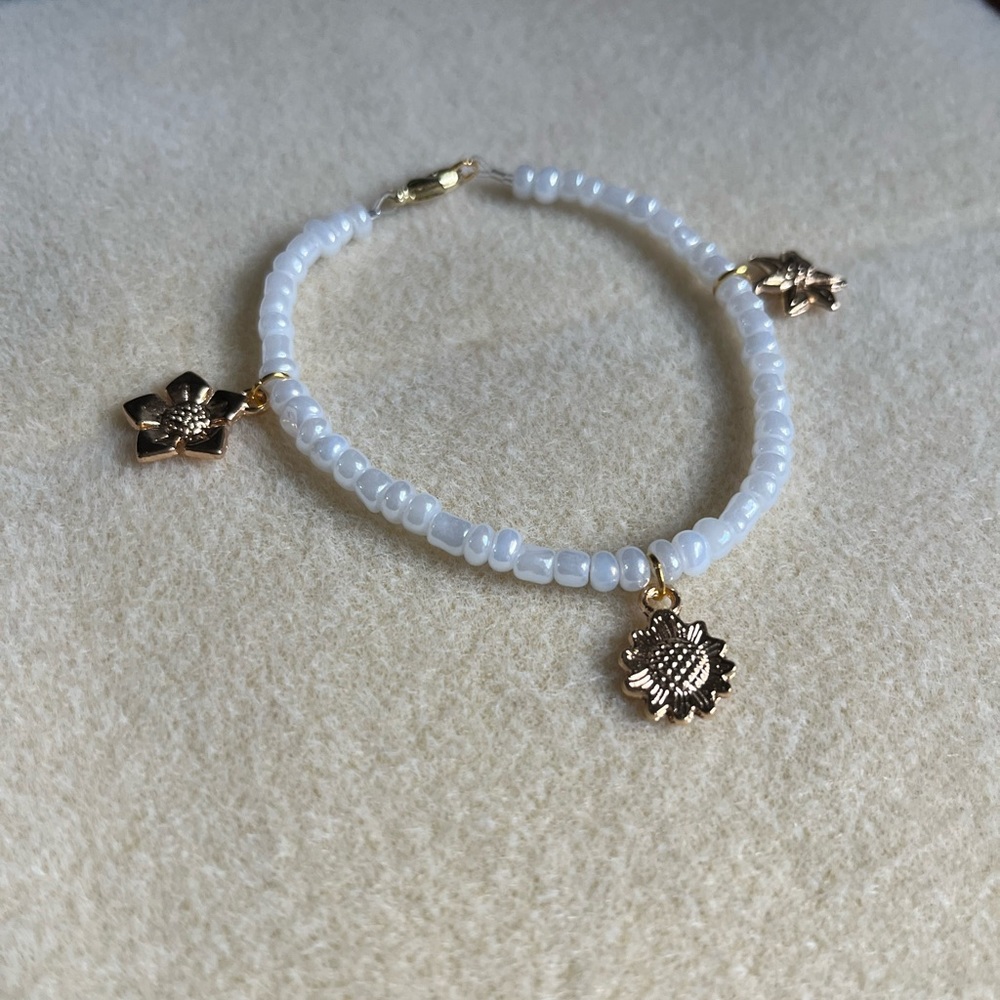 *2 for $20* White and Gold Beaded Flower Charm Bracelet